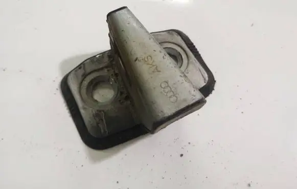 Audi A4 S4 B5 8D Rear door lock loop/hook striker 