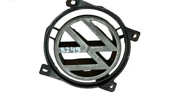 Volkswagen PASSAT B3 Manufacturers badge/model letters 357853601