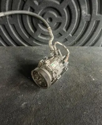 Nissan Qashqai Air conditioning (A/C) compressor (pump) 926009865R
