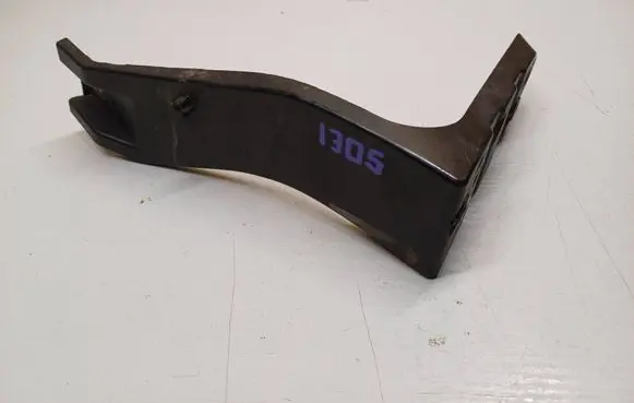 Audi A4 S4 B6 8E 8H Front bumper mounting bracket 8E0821137B