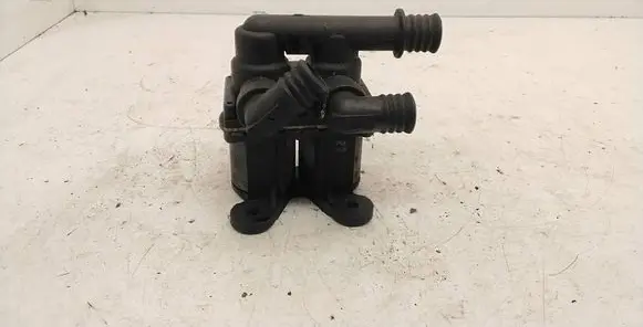 BMW 5 E34 Coolant heater control valve 1147412042