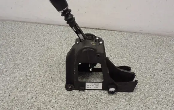 Nissan Pulsar Gear shifter/selector 