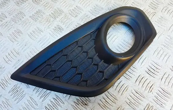 Volvo C30 Front fog light trim/grill 31323410