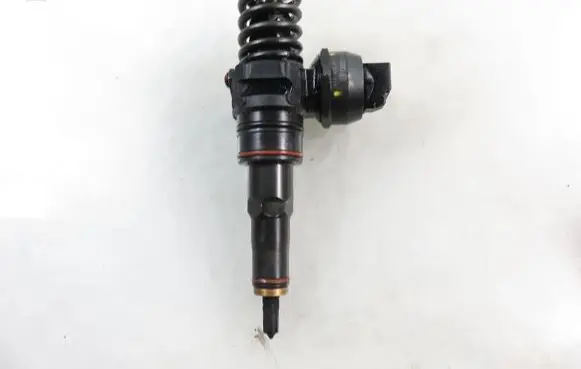 Volkswagen Polo III 6N 6N2 6NF Fuel injector 0414720035 045130073T