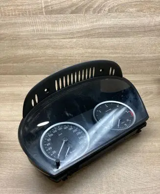 Speedometer (instrument cluster)