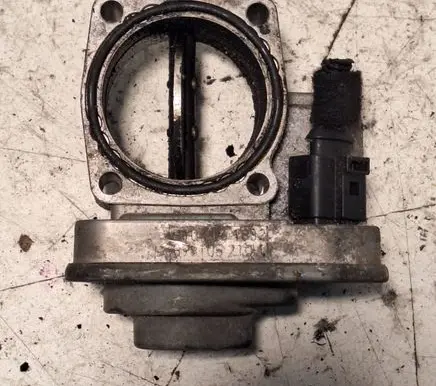Opel Zafira B Throttle valve 8981052101 B100061832