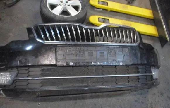 Skoda Superb B6 (3T) Front bumper