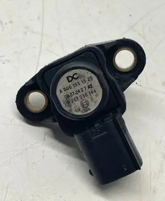Mercedes-Benz C W204 Air pressure sensor 0261230144 A0061531528 0061531528