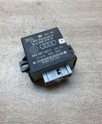 Audi A3 S3 8P Light module LCM 8P0907357F 5LA008379