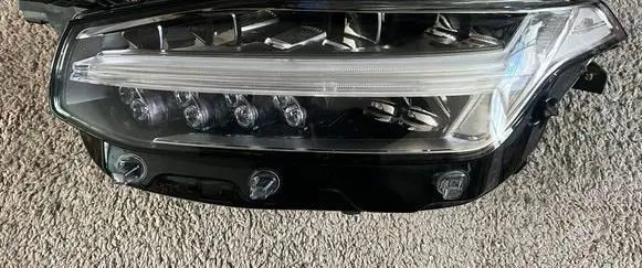 Volvo XC90 Headlight/headlamp 32228694