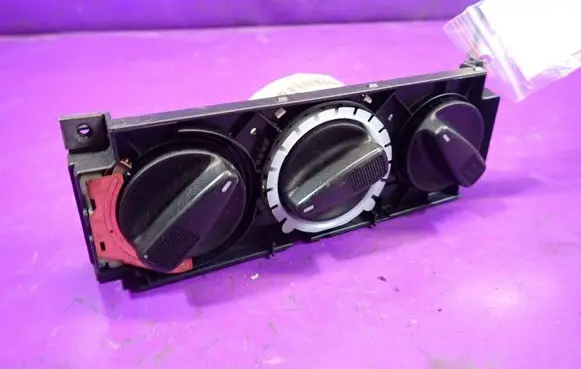 Volkswagen Polo III 6N 6N2 6NF Climate control unit 