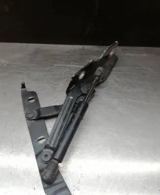 Mercedes-Benz CLK A208 C208 Tailgate/trunk/boot hinge 2087500428 A2087500336
