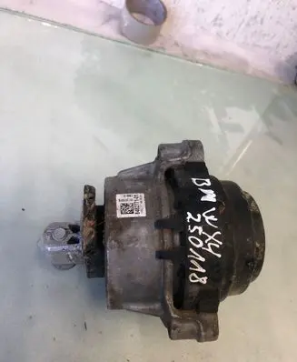 BMW X4 G02 Engine mount bracket 848277101