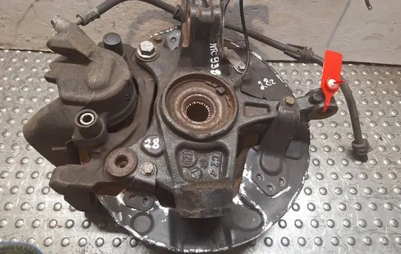 Opel Astra L Front wheel hub spindle knuckle S25062938 1647857080