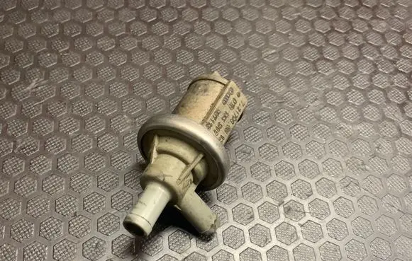 Audi A6 S6 C4 4A Valve vacuum 72179803 927112 078133077C