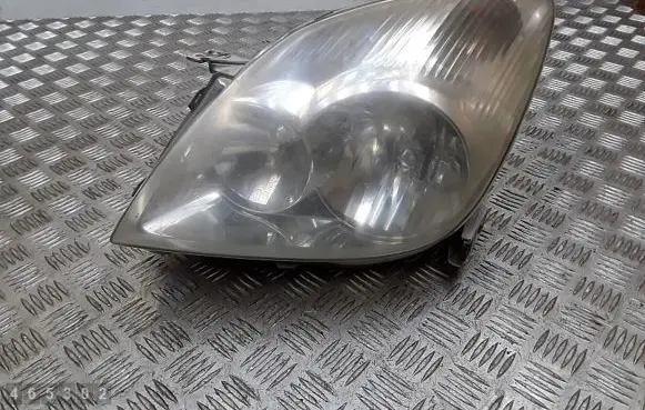 Toyota Corolla Verso E121 Headlight/headlamp