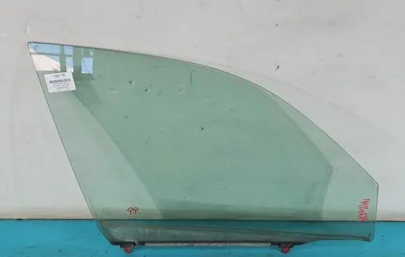 Toyota RAV 4 (XA20) Front door window glass four-door IMPRK1424179