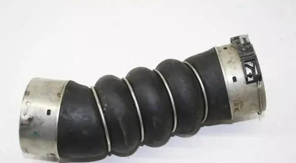 BMW 5 G30 G31 Intercooler hose/pipe 8571024