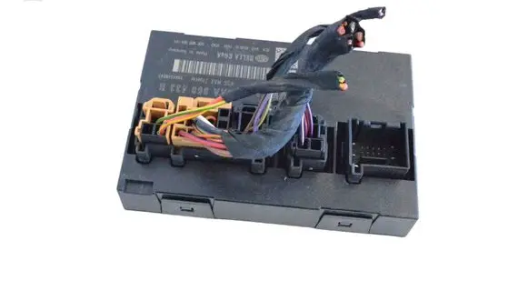 Volkswagen PASSAT B7 Central body control module 3AA959433B
