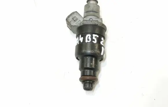 Audi A4 S4 B5 8D Fuel injector 078133551D