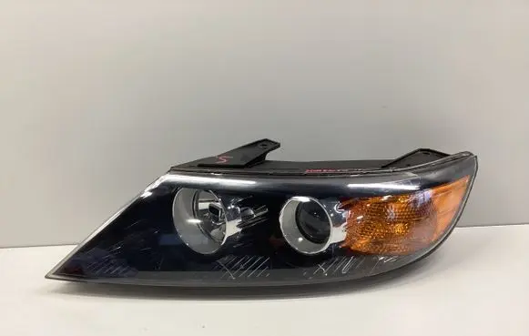 KIA Sorento Headlight/headlamp 921012P150 130732919301