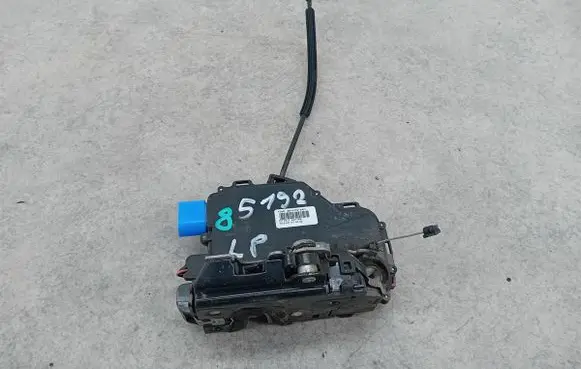 Skoda Fabia Mk2 (5J) Front door lock 3B1837015AR