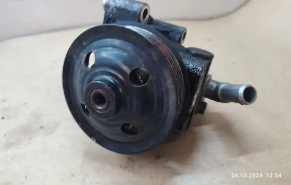 Jaguar XF X250 Power steering pump 9X233A696AA