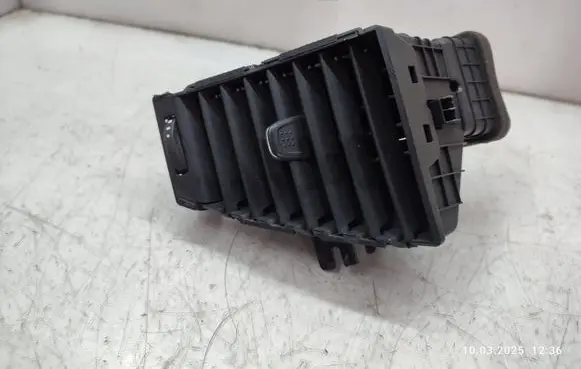 Opel Mokka X Dash center air vent grill 42514221