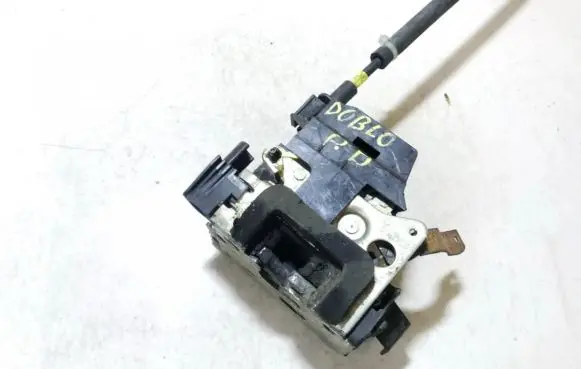 Fiat Doblo Front door lock
