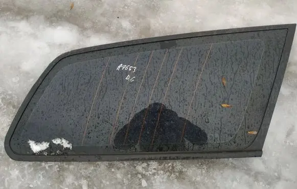 Volvo V50 Rear side window