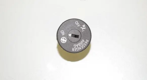 Passenger airbag on/off switch