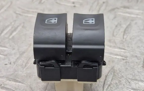 Renault Captur Electric window control switch 254117915R