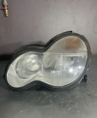Mercedes-Benz C W203 Headlight/headlamp A2038200161 0301166201