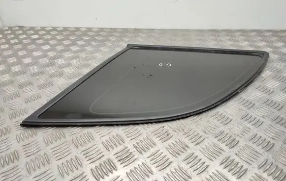 Toyota RAV 4 (XA20) Rear side window