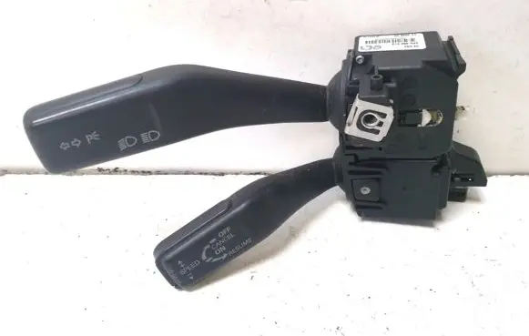 Volkswagen Jetta V Indicator stalk 8P0953513