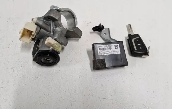 Toyota Avensis T270 Ignition lock