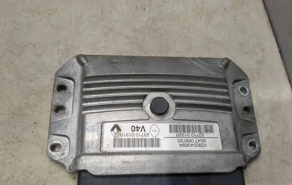 Renault Megane III Engine control unit/module V29004369A 237100132R 237100131R