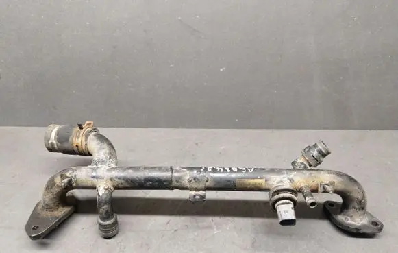 Audi A8 S8 D3 4E Engine coolant pipe/hose 077121071BN