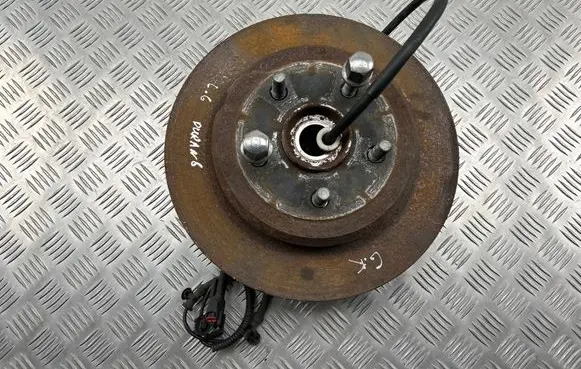 Rear wheel hub spindle/knuckle