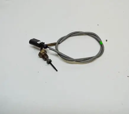 Volkswagen PASSAT B8 Oil temperature sensor 04L906088BL