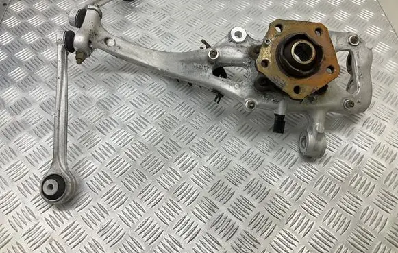 Front wheel hub