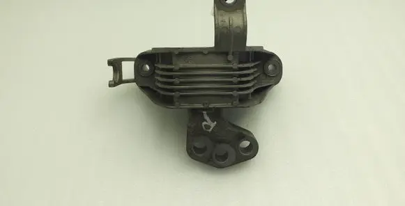 Chevrolet Cruze Engine mount bracket 13347450