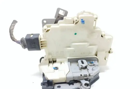 Seat Leon (1P) Rear door lock 1P0839015