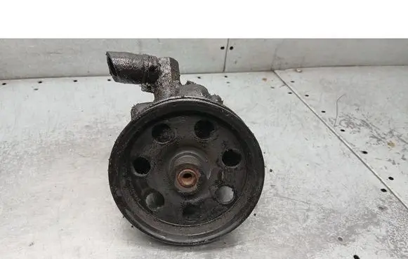 Ford Focus Power steering pump XS4E3A733AC