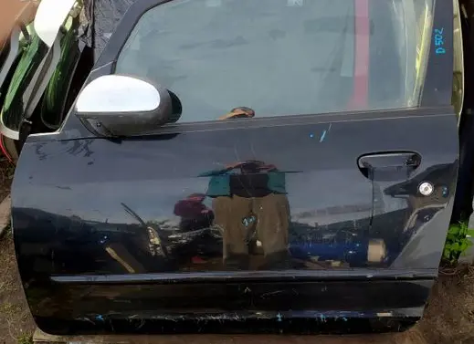 Mitsubishi Colt Rear door