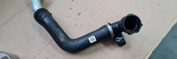 Audi Q5 SQ5 Engine coolant pipe/hose 80A122101CD 06M121137AD