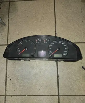 Volkswagen Transporter - Caravelle T5 Speedometer (instrument cluster) 7H0920861E VW77Z0H6765059 99050812921