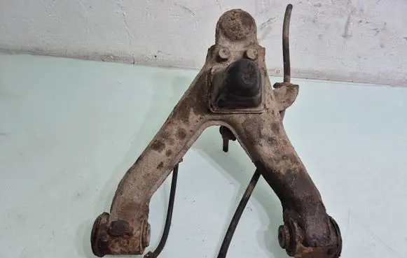 Mitsubishi Pajero Rear upper control arm/wishbone 