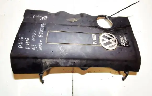 Volkswagen PASSAT B5 Engine cover (trim) 058103724G