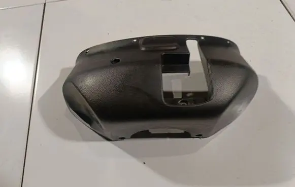 Saturn Vue Steering wheel column trim 96830023